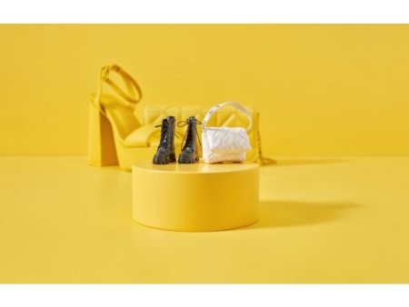 Капсула-сюрприз ZURU Mini Brands "Модные миниатюры" S3 с акс. в асс., дисплей-бокс 13шт.