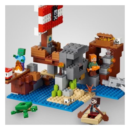 LEGO Minecraft Конструктор "Приключения на пиратском корабле"