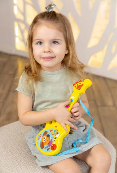 Азбукварик Гитара "Любимые песенки" / цвет желтый