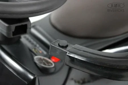 Z003ZZ-C Детский толокар Mercedes-Benz GLS 600 (Черный)
