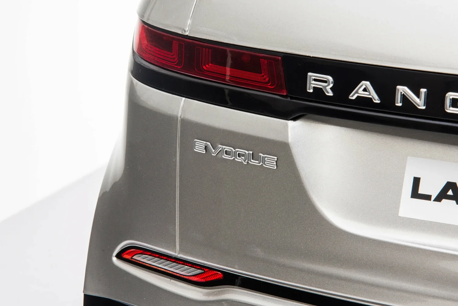 DK- RRE99 Джип Land Rover Evoque