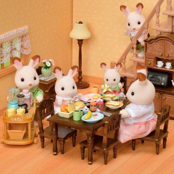 Sylvanian Families Игровой набор "Классический коричневый стол"