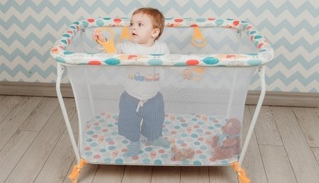 Polini kids Манеж Disney baby Медвежонок Винни "Чудесный день" / цвет желтый