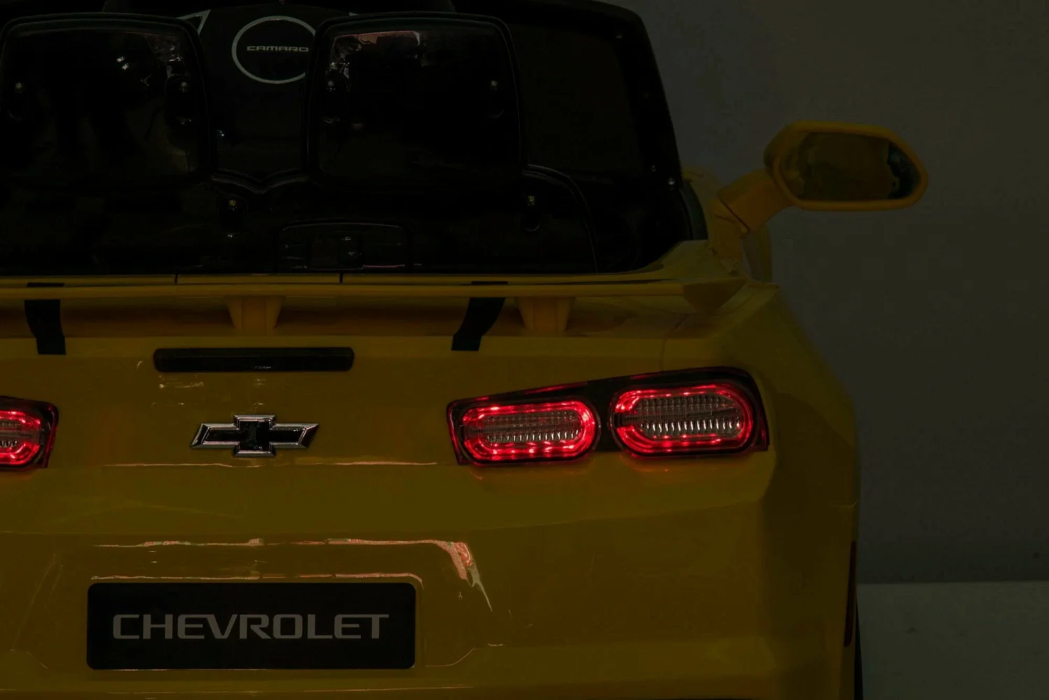 Автомобиль Chevrolett Camarо HL558