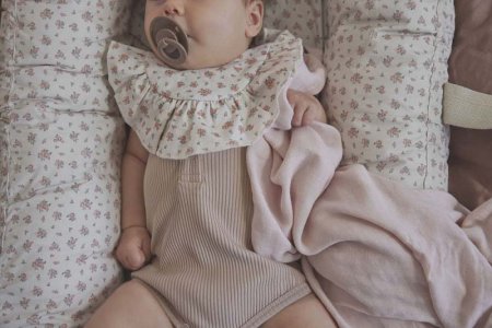 Elodie Нагрудник трикотажный Autumn Rose