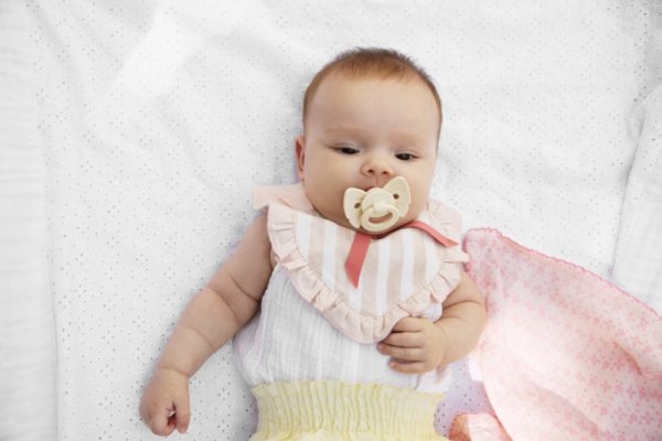 Elodie Пустышка силиконовая Binky Bow Oat White