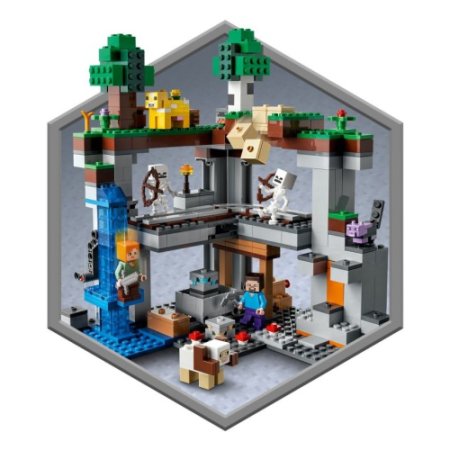 LEGO Minecraft Конструктор "Первое приключение"