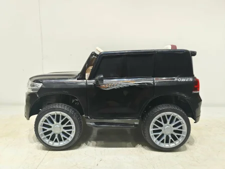 Джип Toyota LC200 2688 (Черный)