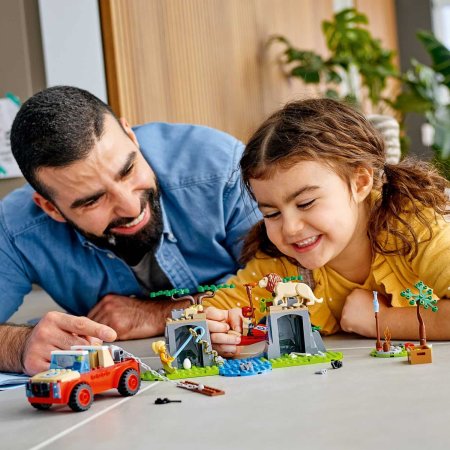 LEGO City Конструктор "Спасательный внедорожник для зверей"