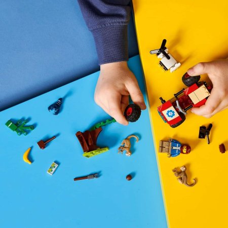 LEGO City Конструктор "Спасательный вездеход для зверей"