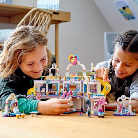 Lego Friends Конструктор "Торговый центр Хартлейк Сити" 41450