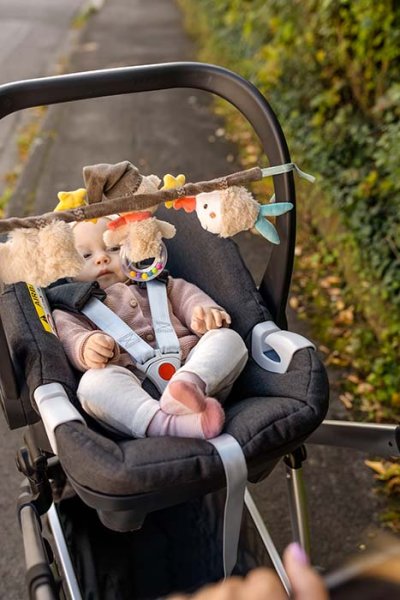 Fehn Погремушка-растяжка на коляску, кроватку Мишка Бруно