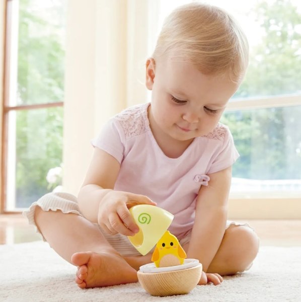 Hape Игрушка-неваляшка "Домик для цыпленка"