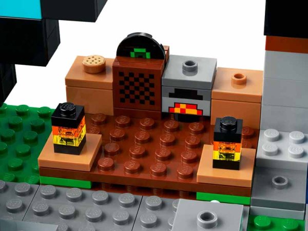 Lego Конструктор Minecraft "Застава меча"