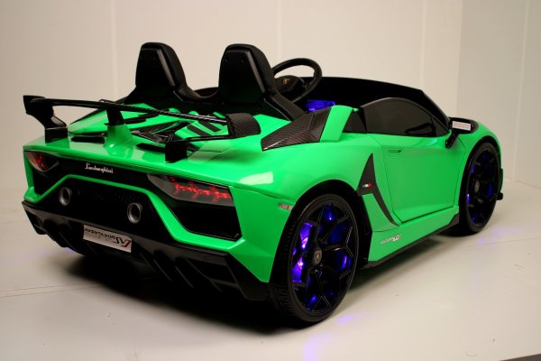 Rivertoys Электромобиль Lamborghini Aventador SVJ (A111MP) / цвет зеленый