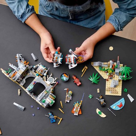 LEGO Ninjago Конструктор "Деревня Хранителей", 632 детали