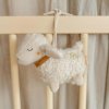 Fehn Музыкальная подвеска-игрушка Овечка Natur