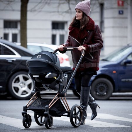 Cybex Автокресло Cloud Z i-Size / цвет Deep Black