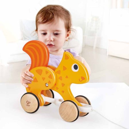 Hape Каталка детская "Белочка", серия "Зверики"