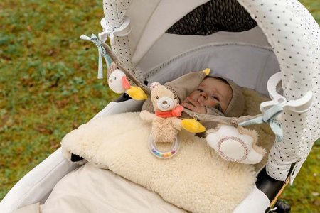 Fehn Погремушка-растяжка на коляску, кроватку Мишка Бруно