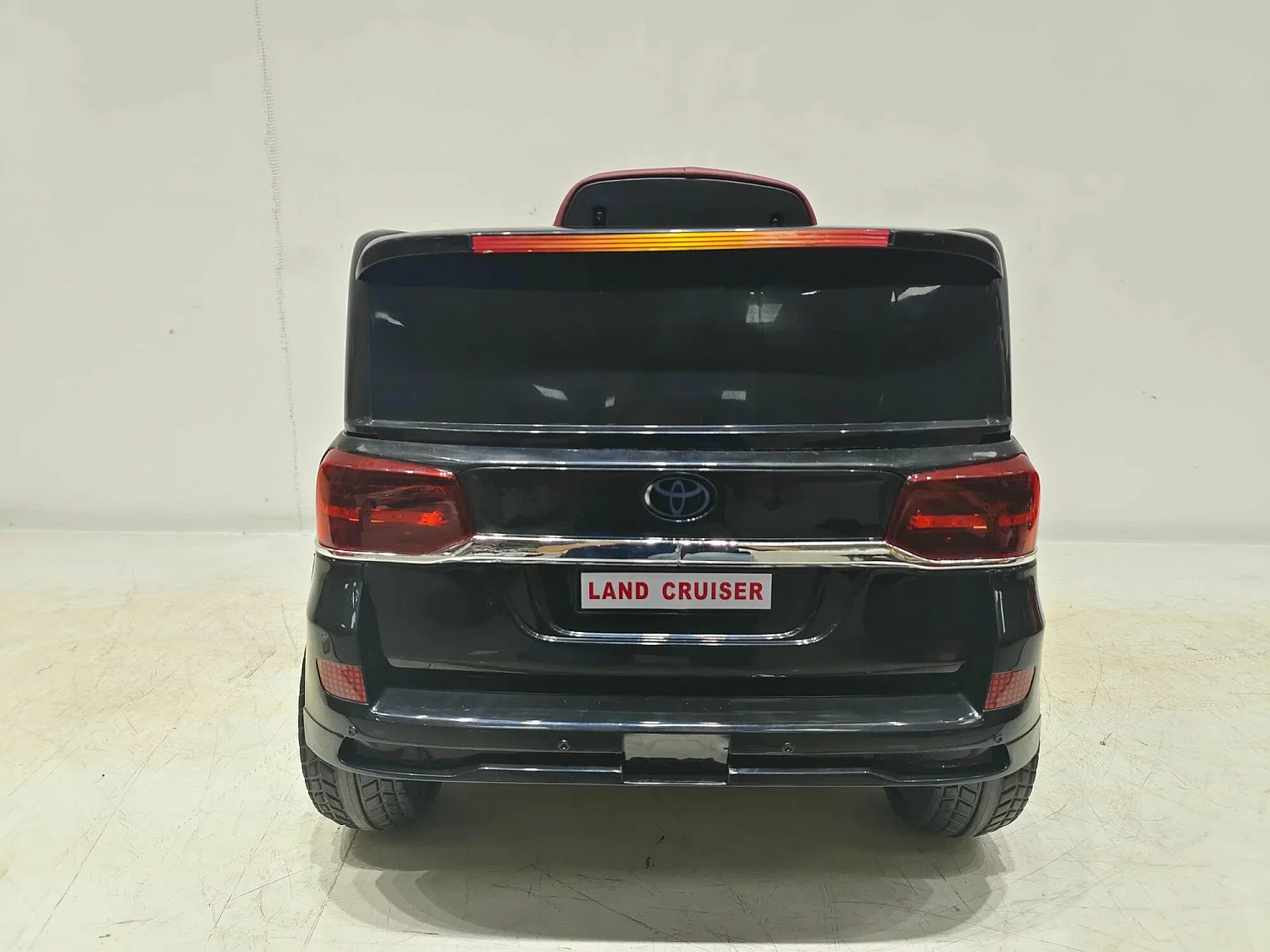 Toyland Электромобиль Toyota LC200