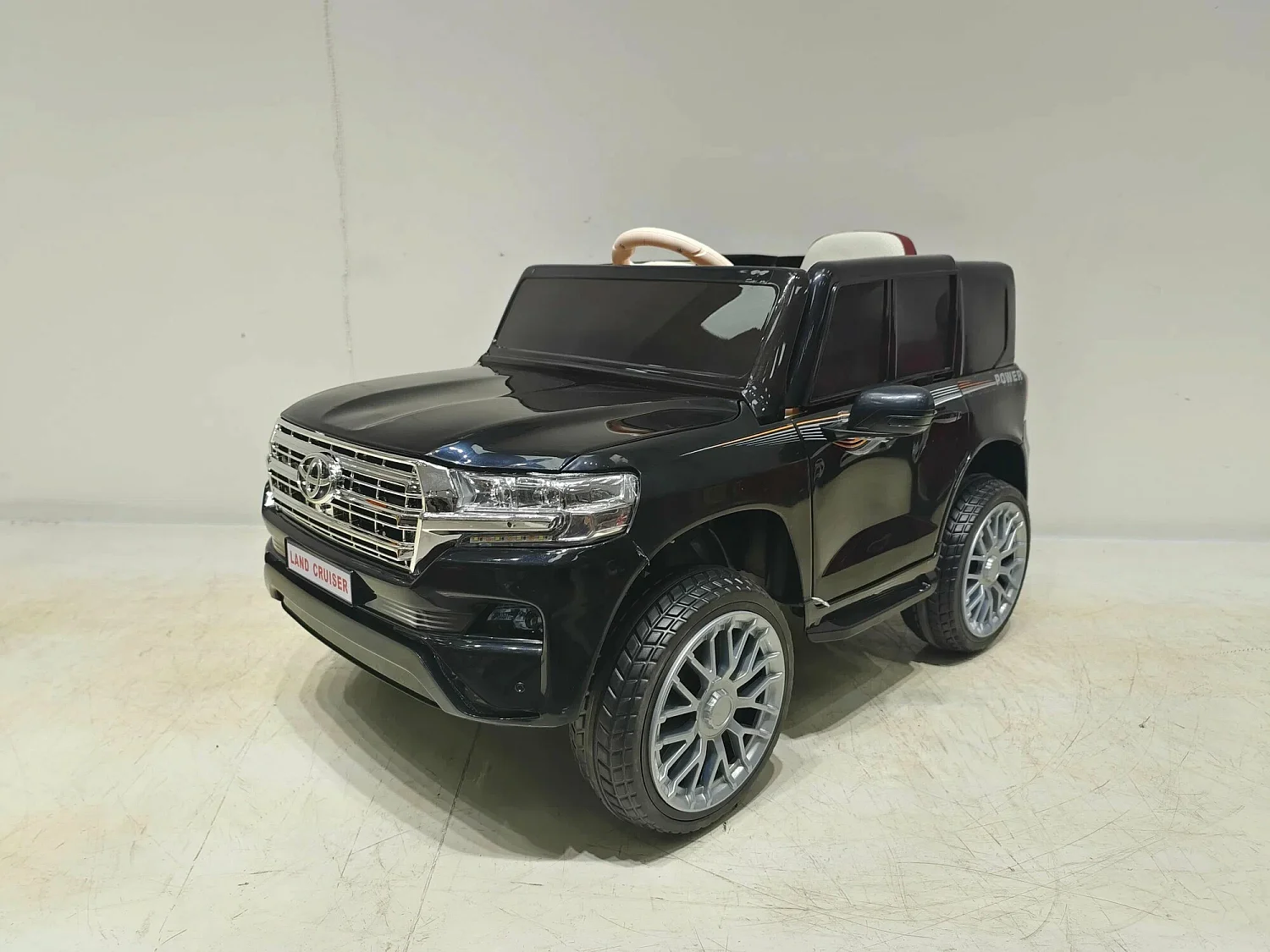 Toyland Электромобиль Toyota LC200