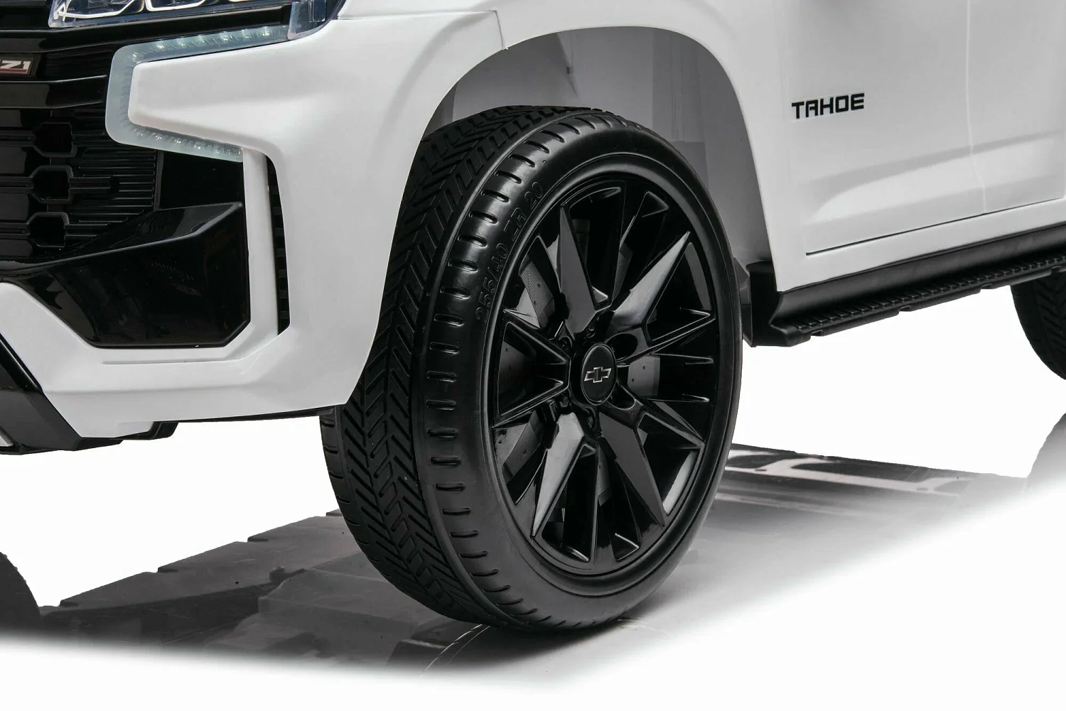 Toyland Электромобиль Chevrolett Tahoe HL588