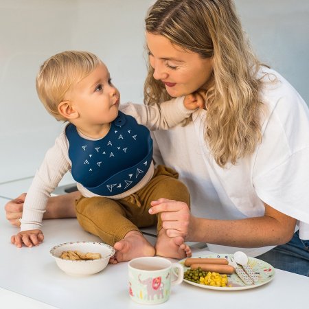 Babyono Нагрудник силиконовый с регулируемой застежкой / цвет темно-синий