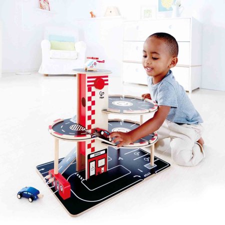 Hape Набор игровой "Многоуровневая парковка"