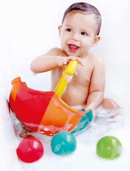 Hape Игрушка для купания "Мишка с зонтами"