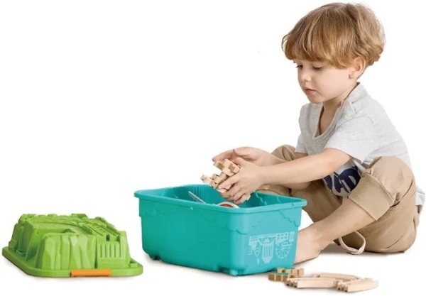 Hape Игровой набор "Фермерский дворик"