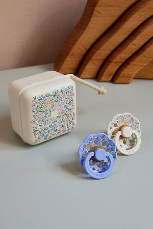 Контейнер для пустышки BIBS x Liberty Pacifier Box - Chloe Meadow - Ivory
