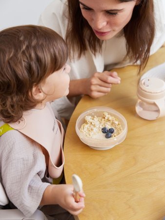 Happy Baby Тарелка на присоске с крышкой / цвет milky/молочный