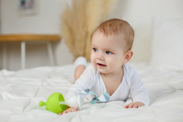 Roxi Kids Силиконовый прорезыватель Mushroom с держателем в футляре / цвет салатовый