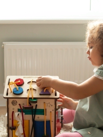 BusyPlay Бизидом Бизитошка "Космическое путешествие" со светом, волшебным маркером и звёздами
