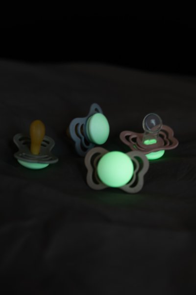 Пустышка силикон.ночная BIBS Couture Glow - Vanilla, 6+ мес.
