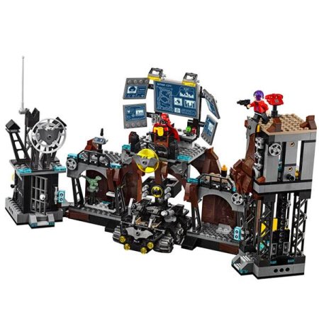 Lego Super Heroes Конструктор Супер Герои Вторжение Глиноликого в бэт-пещеру