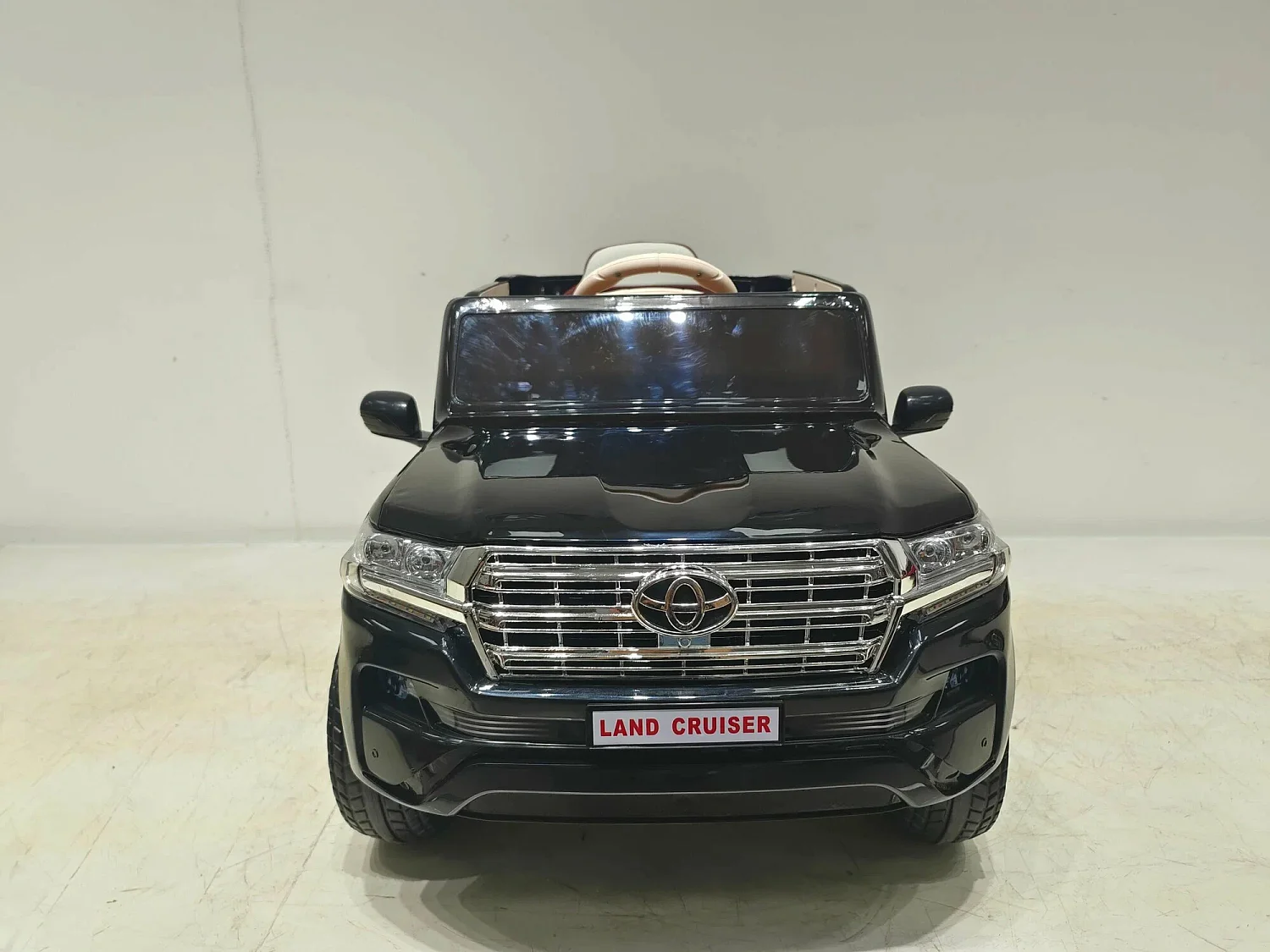 Toyland Электромобиль Toyota LC200