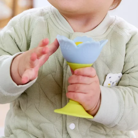 Hape Погремушка "Малышам" Голубой цветок, 3в1