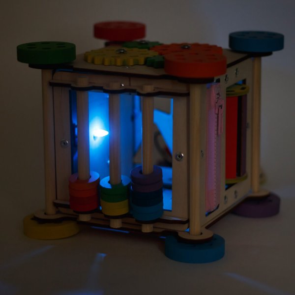 Yoshatoys Бизикуб "Семицветик"