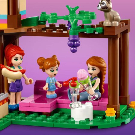LEGO Friends Конструктор "Домик в лесу"