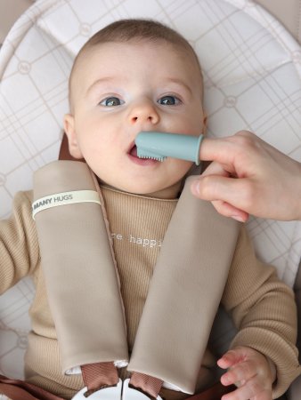 Happy baby Щетка зубная на палец 20012 / цвет Olive