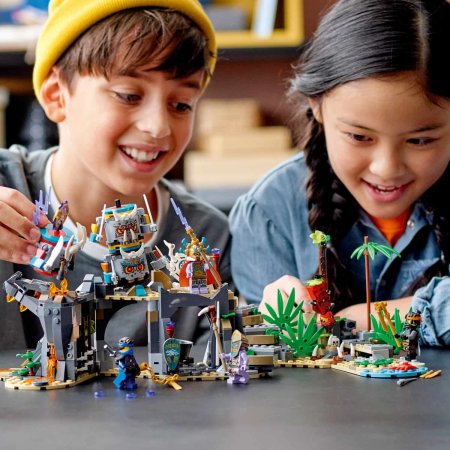 LEGO Ninjago Конструктор "Деревня Хранителей", 632 детали