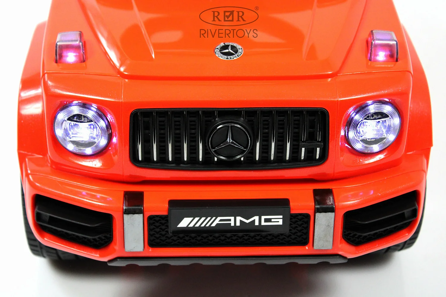 Rivertoys Толокар Mercedes-Benz GL63, с ручкой