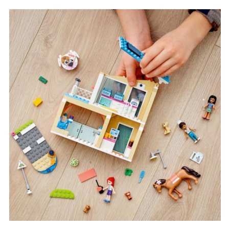 LEGO Friends Конструктор "Ветеринарная клиника Хартлейк-Сити"